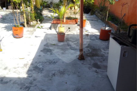 Casa à venda com 2 quartos no Centro, Poá, SP