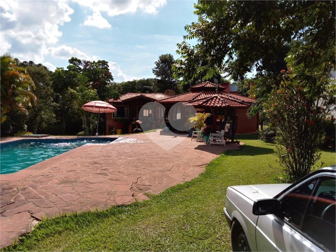 Chácara à venda com 4 quartos, sendo 3 suítes,  em Tupy, Itapetininga, SP