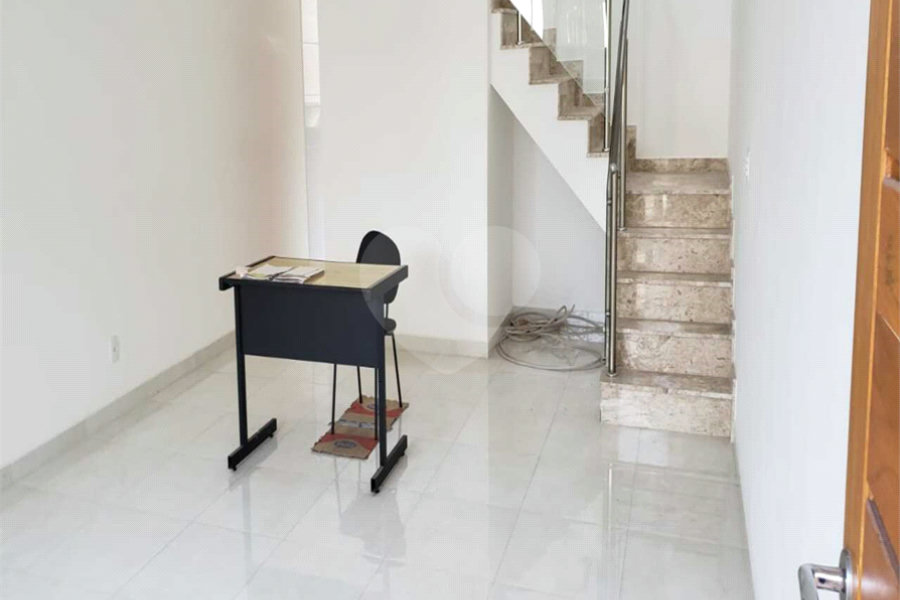 Sobrado à venda com 3 quartos, sendo 1 suíte, em Vila Romero, São Paulo, SP