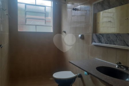 Sobrado à venda com 3 quartos em Vila Clarice, São Paulo, SP