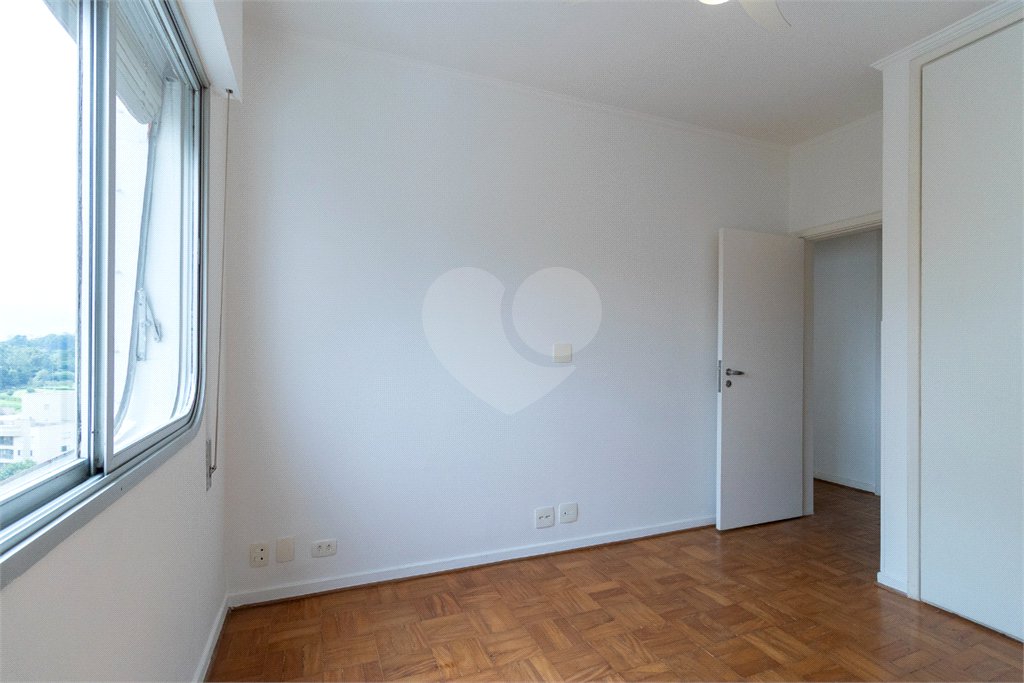 Apartamento à venda com 3 quartos, sendo 1 suíte, em Vila Sofia, São Paulo, SP