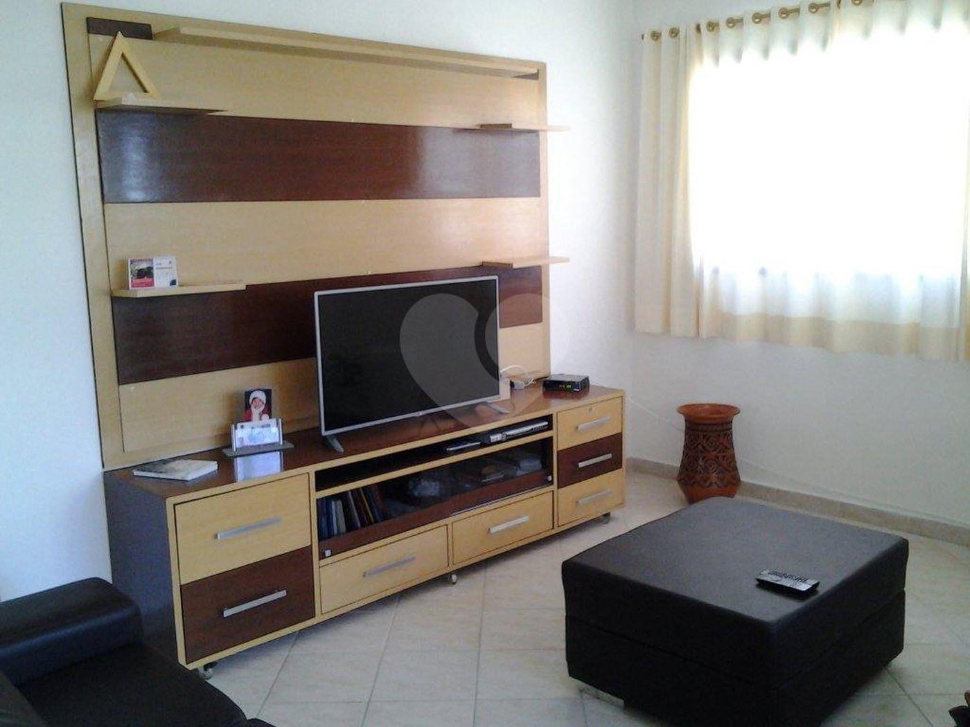Apartamento à venda com 3 quartos, sendo 2 suítes, em Vila Tupi, Praia Grande, SP