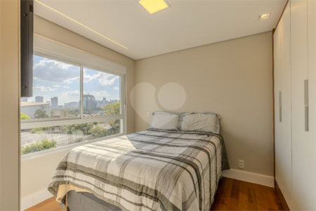 Apartamento à venda com 2 suítes em Santo Amaro, São Paulo, SP