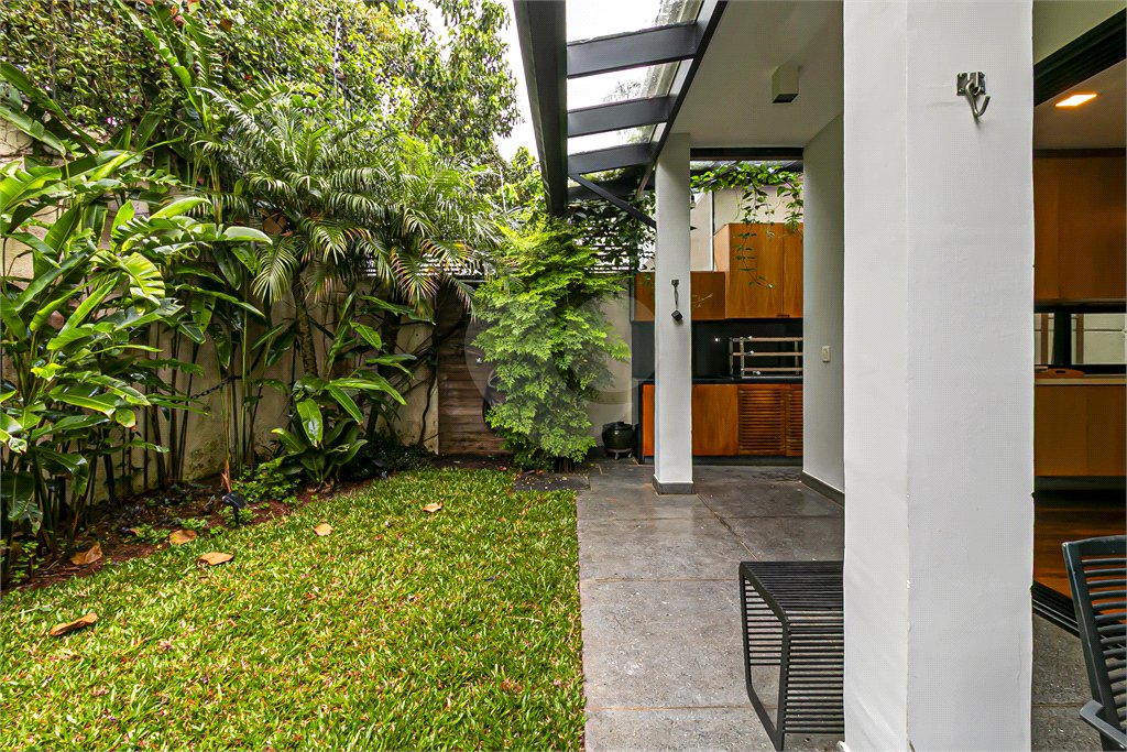 Casa à venda ou para alugar com 3 suítes no condomínio Palm Hill, São Paulo - SP