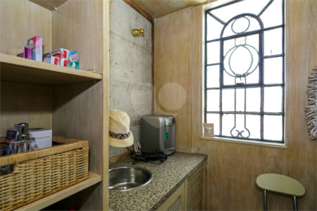 Sobrado à venda com 5 quartos, sendo 4 suítes, em Chácara Monte Alegre, São Paulo, SP