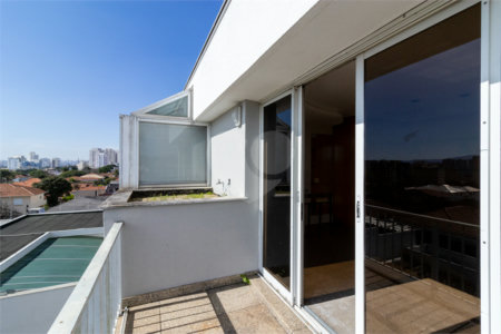 Sobrado à venda com 6 quartos, sendo 4 suítes,  em Alto da Lapa, São Paulo, SP
