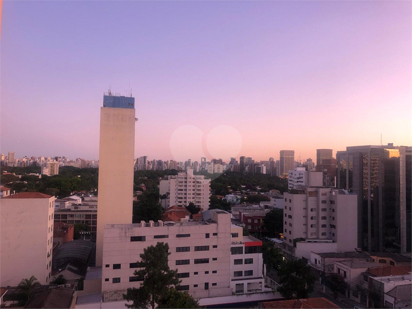 Apartamento à venda com 3 quartos, sendo 1 suíte, em Pinheiros, São Paulo, SP
