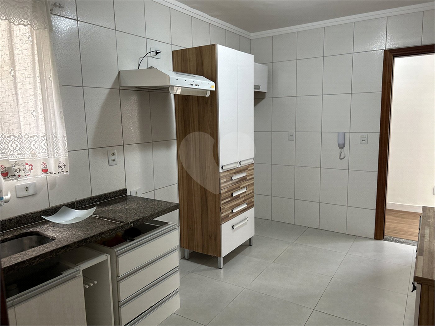 Apartamento à venda com 3 quartos, sendo 1 suíte,  em Vila Lavínia, Mogi das Cruzes, SP