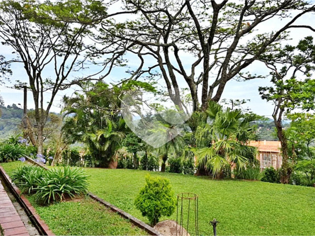 Casa à venda com 6 quartos, sendo 3 suítes,  em Serra da Cantareira, Mairiporã, SP