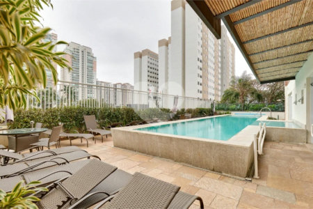 Apartamento à venda com 3 quartos, sendo 1 suíte,  em Chácara Santo Antônio, São Paulo, SP