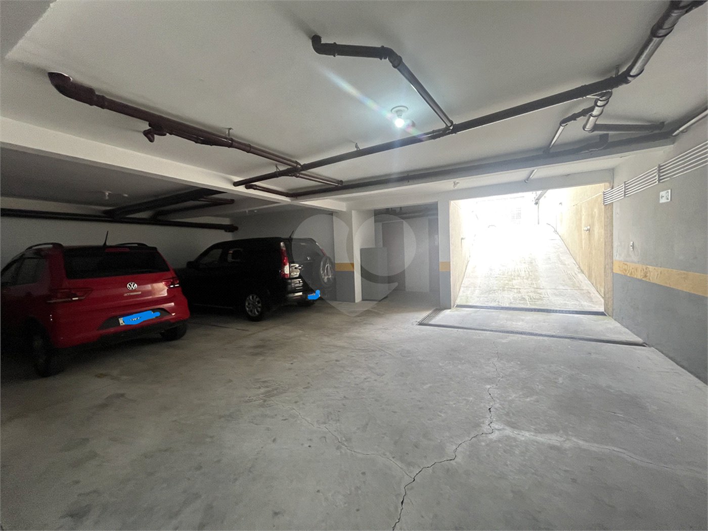 Casa à venda com 3 quartos, sendo 1 suíte,  no condomínio Capigaí, São Paulo - SP