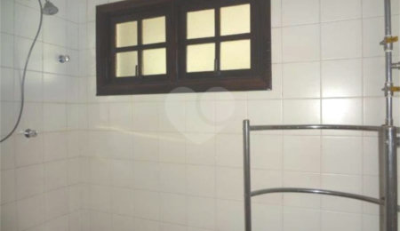 Chácara à venda com 4 quartos, sendo 2 suítes,  em Loteamento Vale das Flores, Atibaia, SP