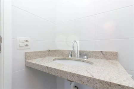 Apartamento à venda com 3 quartos, sendo 1 suíte, em Pinheiros, São Paulo, SP