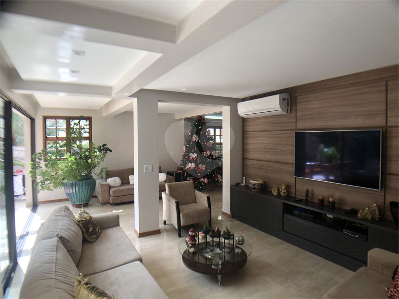 Casa à venda com 4 suítes no condomínio Residencial Floresta, São Paulo - SP