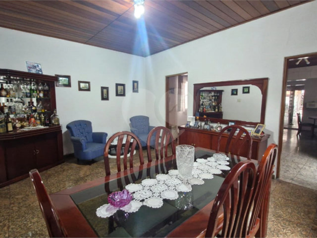 Casa à venda com 2 suítes em Santana, São Paulo, SP
