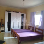 Casa Térrea com 3 dormitórios, sendo 1 suíte.