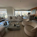 Apartamento à venda com 3 quartos, sendo 2 suítes, em Vila Olímpia, São Paulo, SP