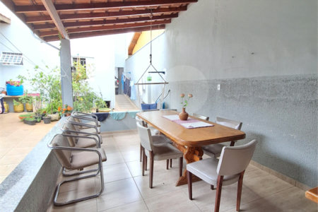 Casa à venda com 4 quartos, sendo 1 suíte,  em João Xxiii, Vinhedo, SP