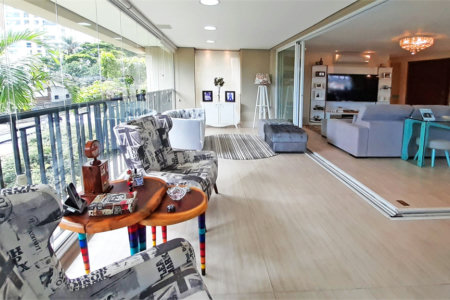 Apartamento à venda com 4 suítes em Campo Belo, São Paulo, SP
