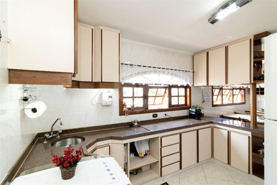 Casa à venda com 3 suítes em Vila Pereira Barreto, São Paulo, SP