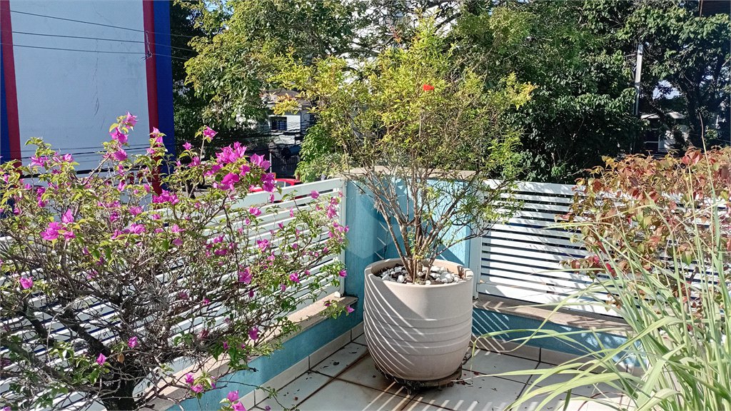 Sobrado à venda com 4 quartos, sendo 2 suítes,  em Vila Gilda, Santo André, SP