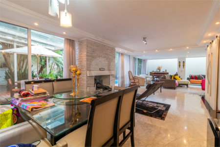 Casa de Vila à venda com 4 suítes em Alto da Boa Vista, São Paulo, SP