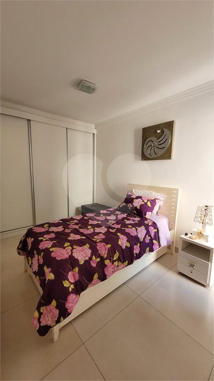 Casa à venda com 2 suítes no condomínio Residencial Sophia, São Paulo - SP