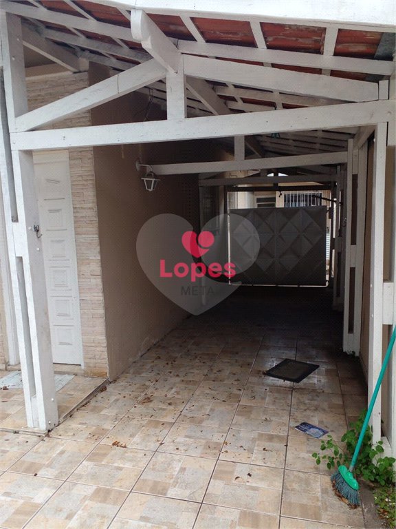 CASA A VENDA 200M², 2 QUARTOS,1 BANHEIRO,2 VAGAS, BAIRRO VILA EMA SÃO JOSÉ DOS CAMPOS/SP.