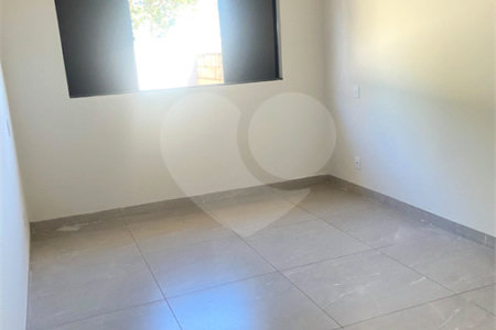 Casa à venda com 3 quartos, sendo 1 suíte, no condomínio Residencial Alto da Boa Vista, Araraquara - SP