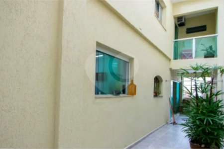 Casa com 172m² , 3 dormitórios , sendo 1 suíte , 2 vagas , à venda no Jardim Alvorada em Santo André.