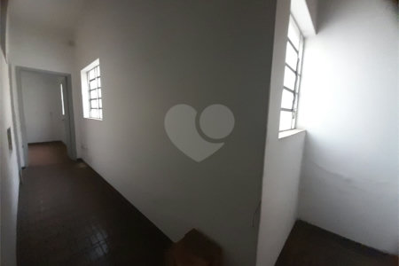 Prédio Comercial na Av. São Carlos - Excelente Oportunidade no Centro da Cidade