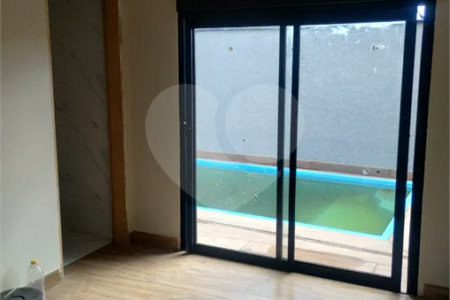 Casa em Atibaia com 3 dormitórios (1 suíte), sala 2 ambientes, piscina, 2 vagas de garagem, aceita financiamento