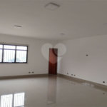 Aluga-se sala comercial na Vila Santa Catarina