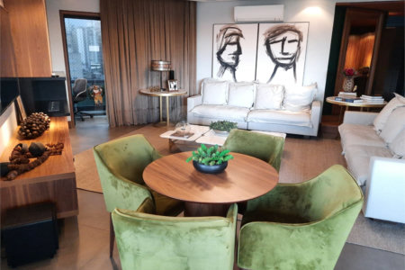 Apartamento de 257m² a venda em Moema, reformado, 4 dorms, 3 suítes, fora de rota,, 4 vagas
