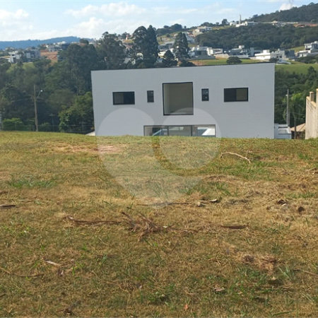 Terreno à Venda no Condomínio Santa Isabel 1
