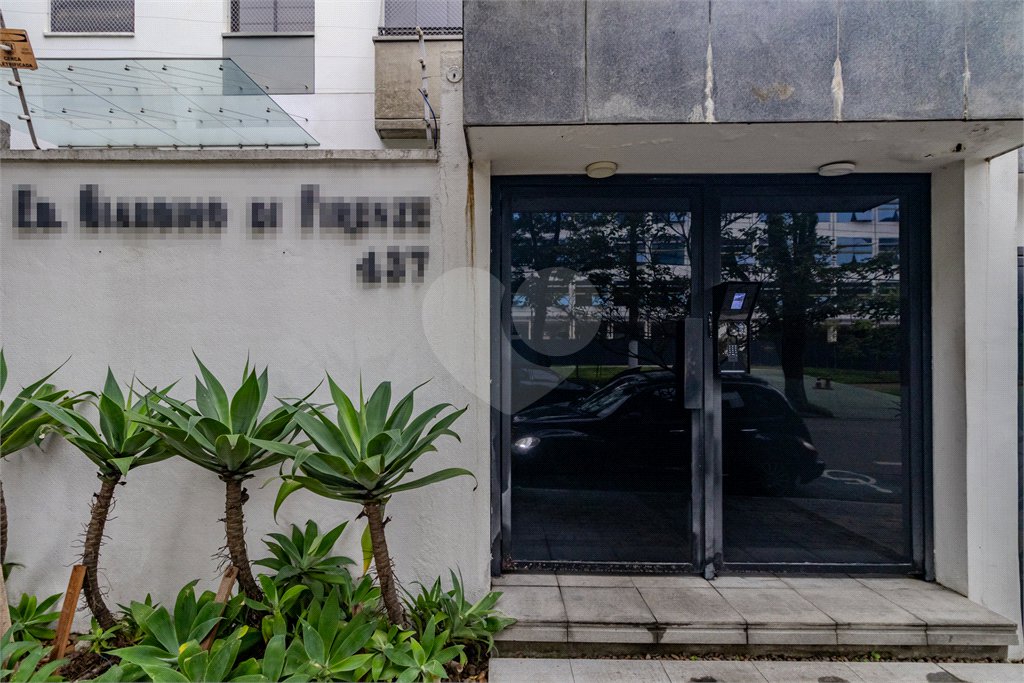 Apartamento à venda com 3 quartos, sendo 2 suítes, em Campo Belo, São Paulo, SP