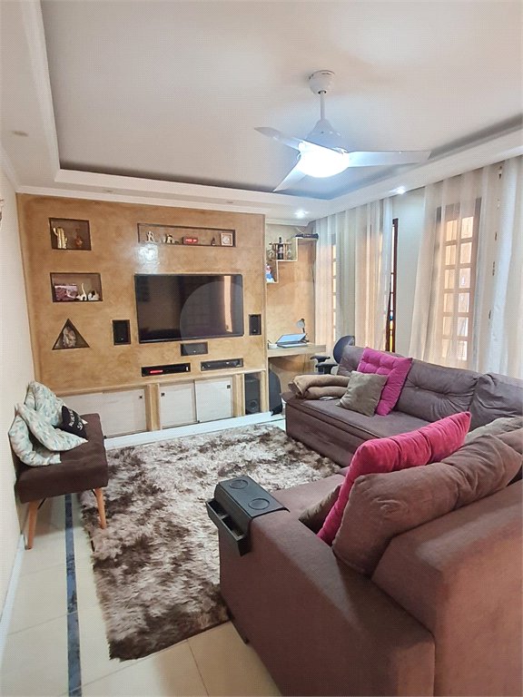 Sobrado à venda com 3 quartos, sendo 1 suíte, em Limão, São Paulo, SP