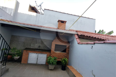 Sobrado à venda com 3 quartos em Bortolândia, São Paulo, SP