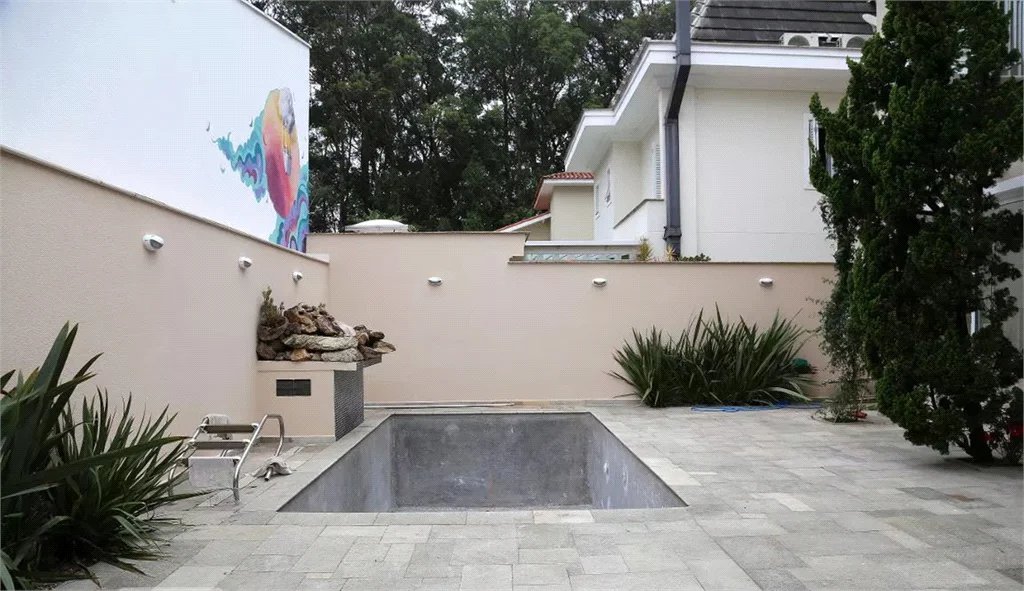 Casa à venda com 3 suítes no condomínio Residencial Morumbi, São Paulo - SP