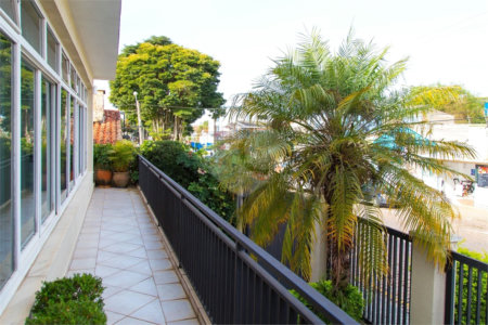 Casa à venda com 4 quartos, sendo 1 suíte, no Centro, Atibaia, SP