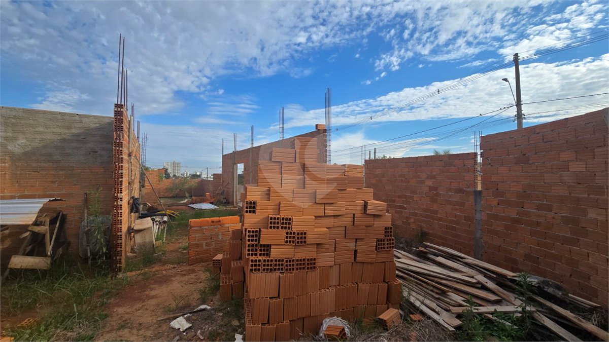 Sobrado à venda com 2 quartos em Cidade Jardim, Araraquara, SP