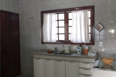 Casa à venda com 3 quartos, sendo 1 suíte, no condomínio Marf Ii, Bom Jesus dos Perdões - SP