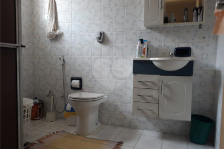 Sobrado à venda com 3 quartos, sendo 1 suíte,  em Esplanada Mendes Moraes, São Roque, SP
