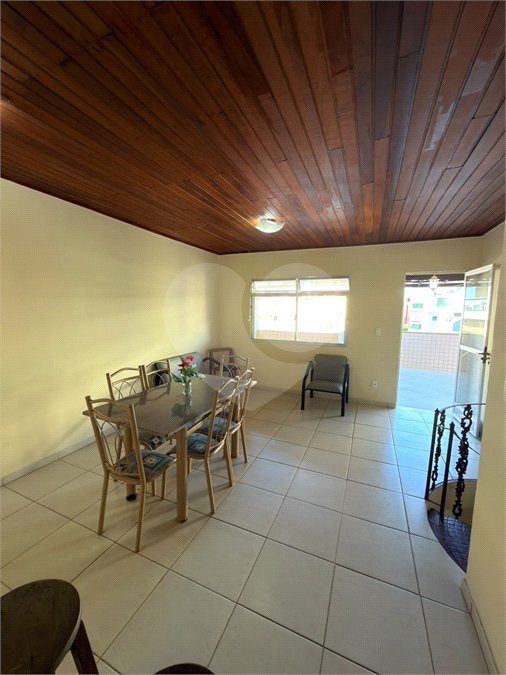 Cobertura à venda com 4 quartos, sendo 2 suítes,  em Braga, Cabo Frio, RJ