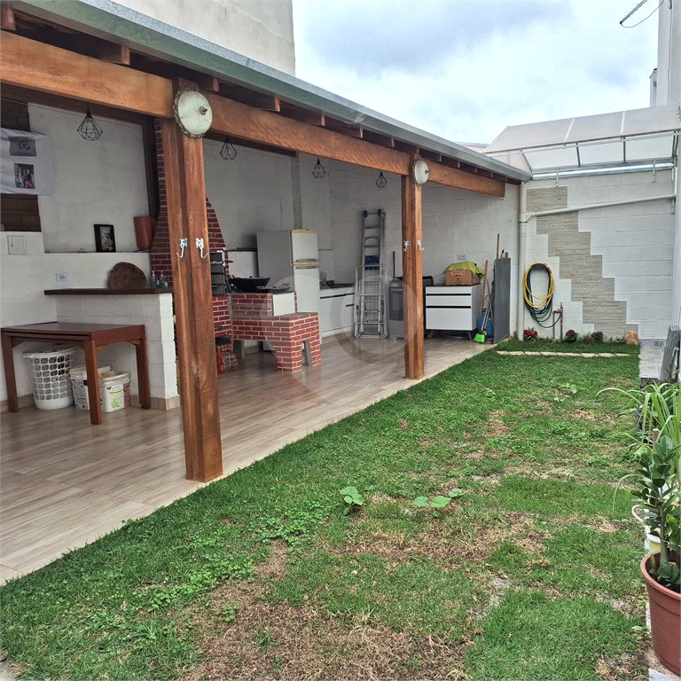 Casa à venda com 2 quartos no condomínio Residencial Cristal Lll, Mogi das Cruzes - SP