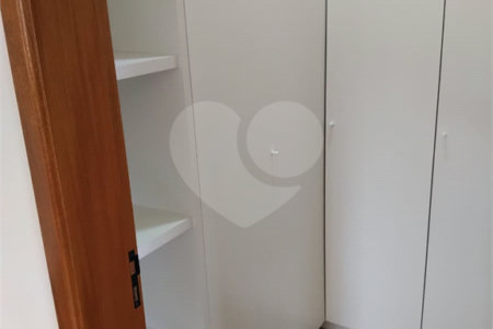 Casa à venda com 3 quartos, sendo 1 suíte,  em Loteamento Jardim Solares, Atibaia, SP