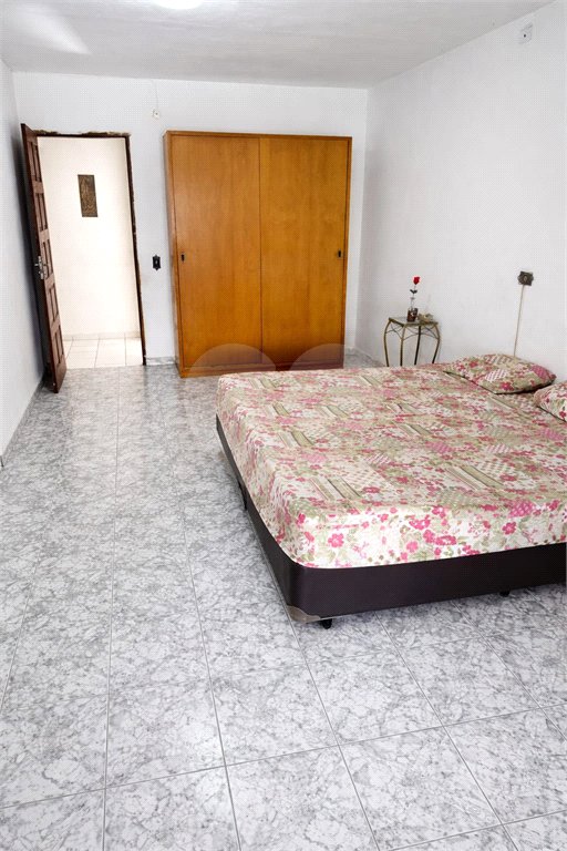 Casa à venda com 3 quartos, sendo 1 suíte, em Jardim Campo Limpo, São Paulo, SP