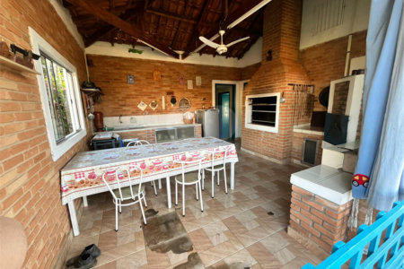 Chácara à venda com 6 quartos, sendo 1 suíte,  em Cercadinho, Alambari, SP