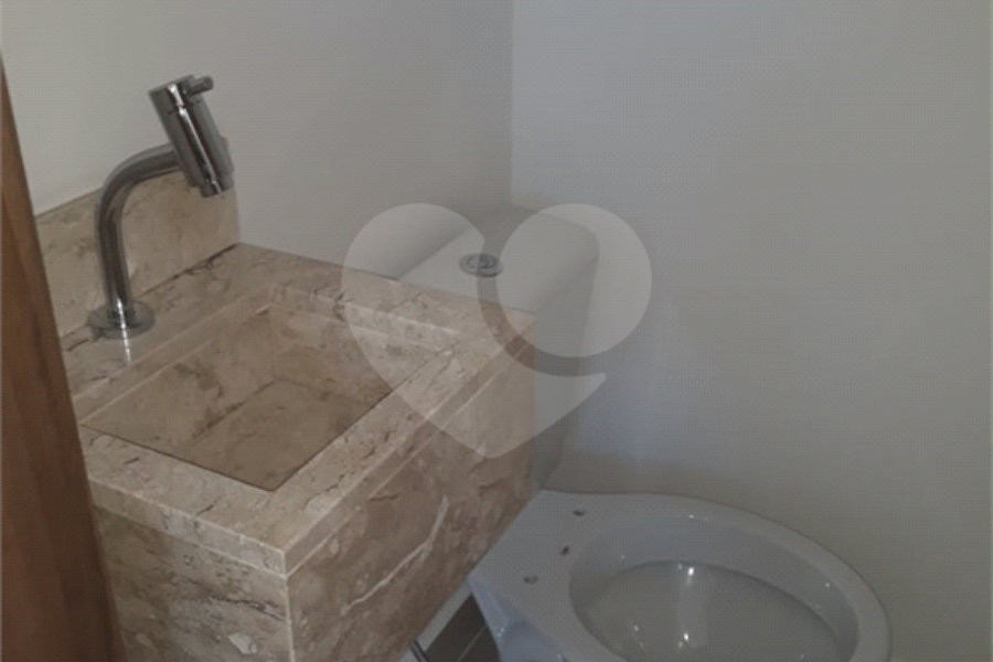 Casa à venda ou para alugar com 3 quartos, sendo 1 suíte, no condomínio martinha, São Paulo - SP