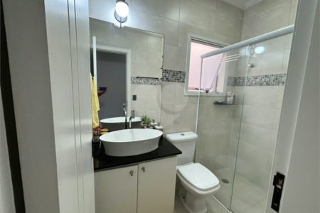 Casa à venda com 3 quartos, sendo 1 suíte, no condomínio Mira Estrela, São Paulo - SP